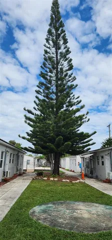 $1,000 | 2707 Lincoln Street, Unit 18, Hollywood, FL 33020