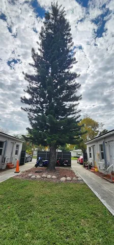 $1,000 | 2707 Lincoln Street, Unit 18, Hollywood, FL 33020