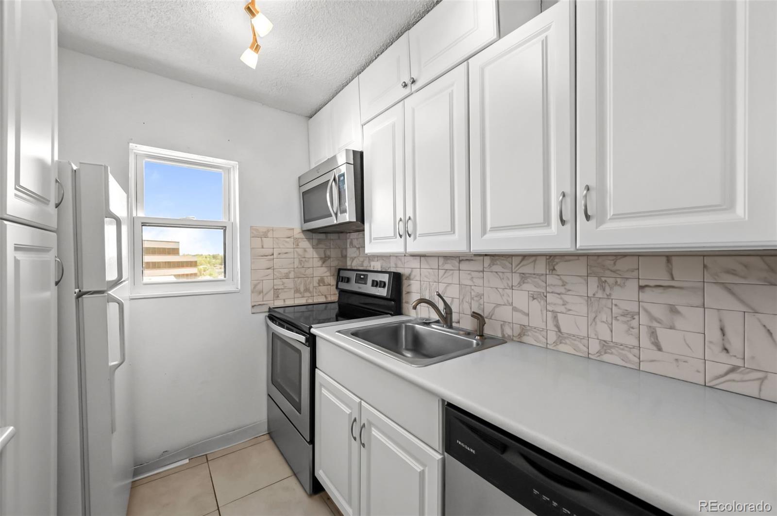 2 Adams Street, Unit 1507 Denver, CO 80206 - Photo 12 of 26