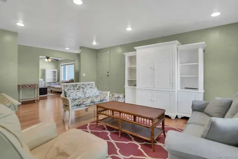 $849,000 | 15 Empire Court, Commack, NY 11725