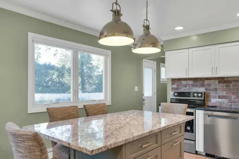 $849,000 | 15 Empire Court, Commack, NY 11725