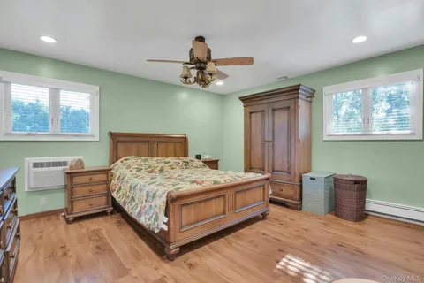 $849,000 | 15 Empire Court, Commack, NY 11725