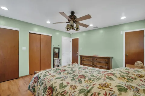 $849,000 | 15 Empire Court, Commack, NY 11725