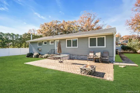 $849,000 | 15 Empire Court, Commack, NY 11725