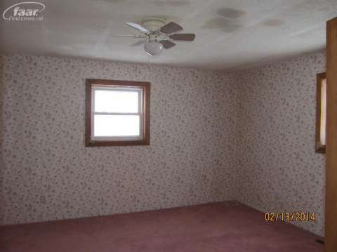 4464 West Carpenter Road Flint, MI 48504 - Photo 6 of 9 20392576-5.JPG