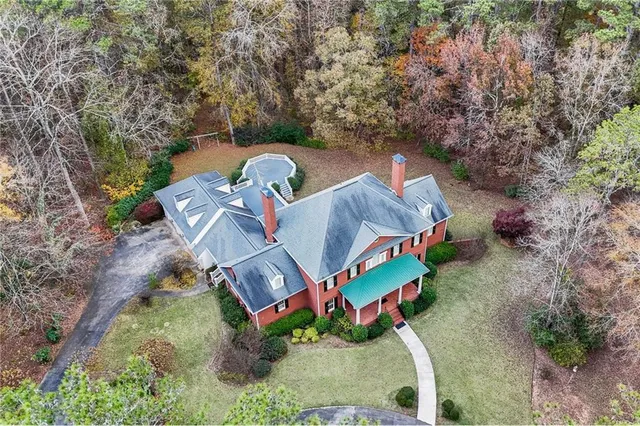 $2,200,000 | 8467 Hearn Road, Chattahoochee Hills, GA 30268