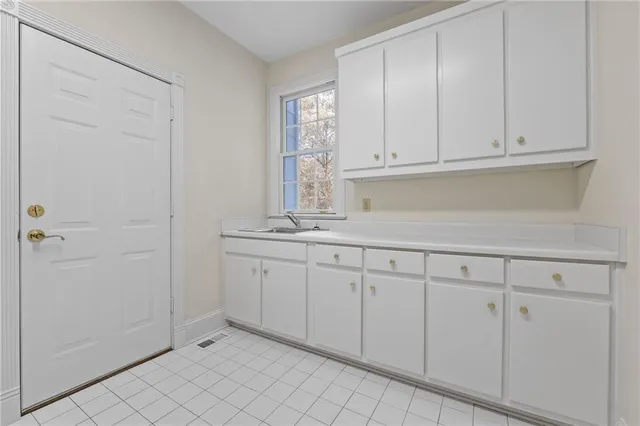 $2,200,000 | 8467 Hearn Road, Chattahoochee Hills, GA 30268