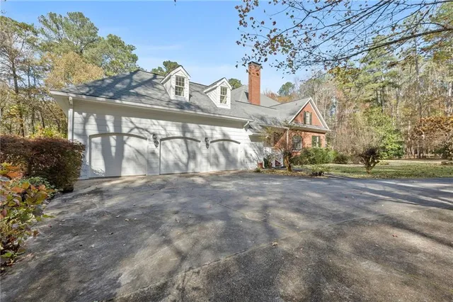 $2,200,000 | 8467 Hearn Road, Chattahoochee Hills, GA 30268