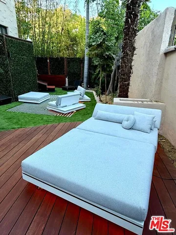 $5,200 | 2066 Glencoe Way, Los Angeles, CA 90068