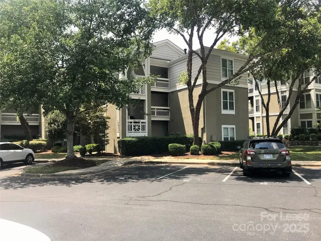 $1,750 | 1329 Torrence Circle, Davidson, NC 28036