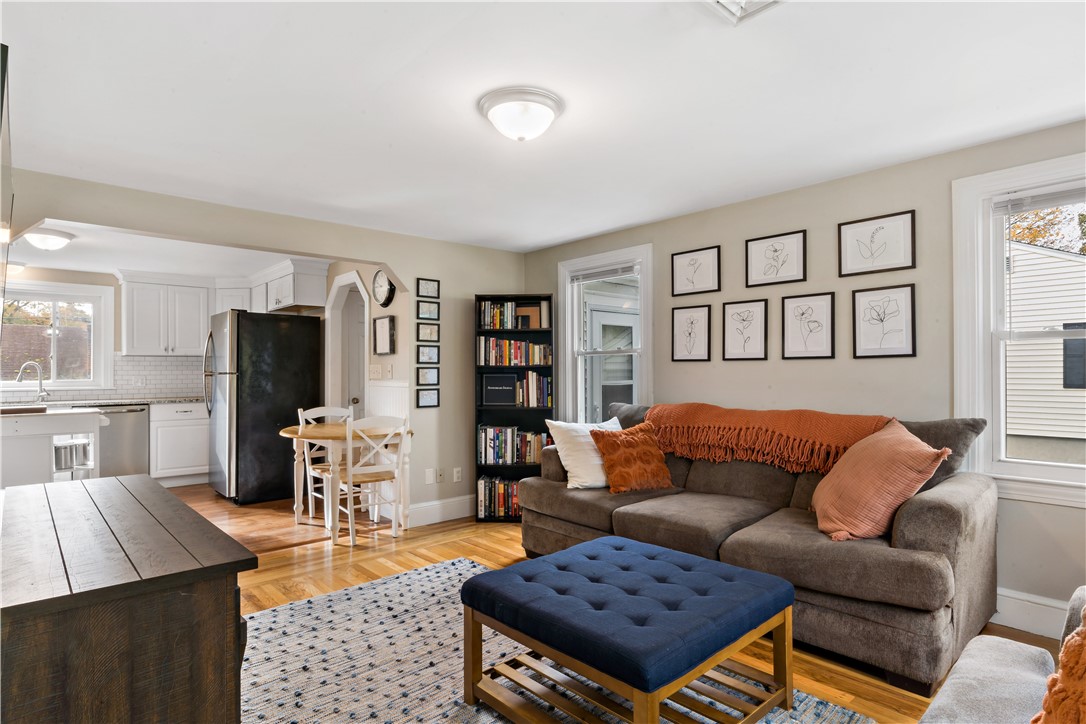 52 Merle Street Warwick, RI 02889 - Photo 4 of 27
