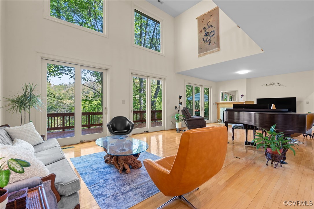 108 Conies Run Williamsburg, VA 23185 - Photo 16 of 50 a living room with furniture and a large window