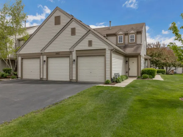 $2,299 | 2607 Sheehan Court, Unit 201, Naperville, IL 60564