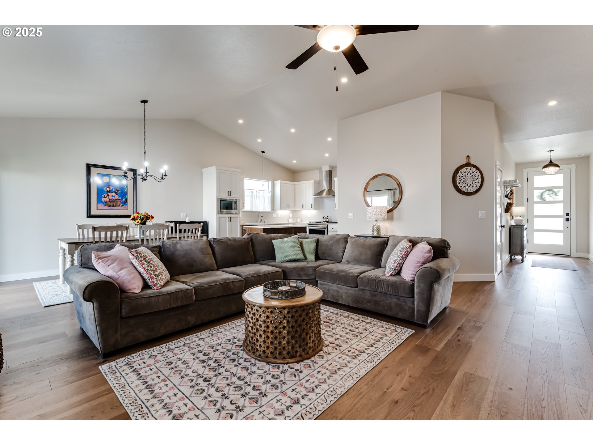 3266 Mountain Crk Lane Springfield, OR 97478 - Photo 12 of 42 a living room with furniture and wooden floor