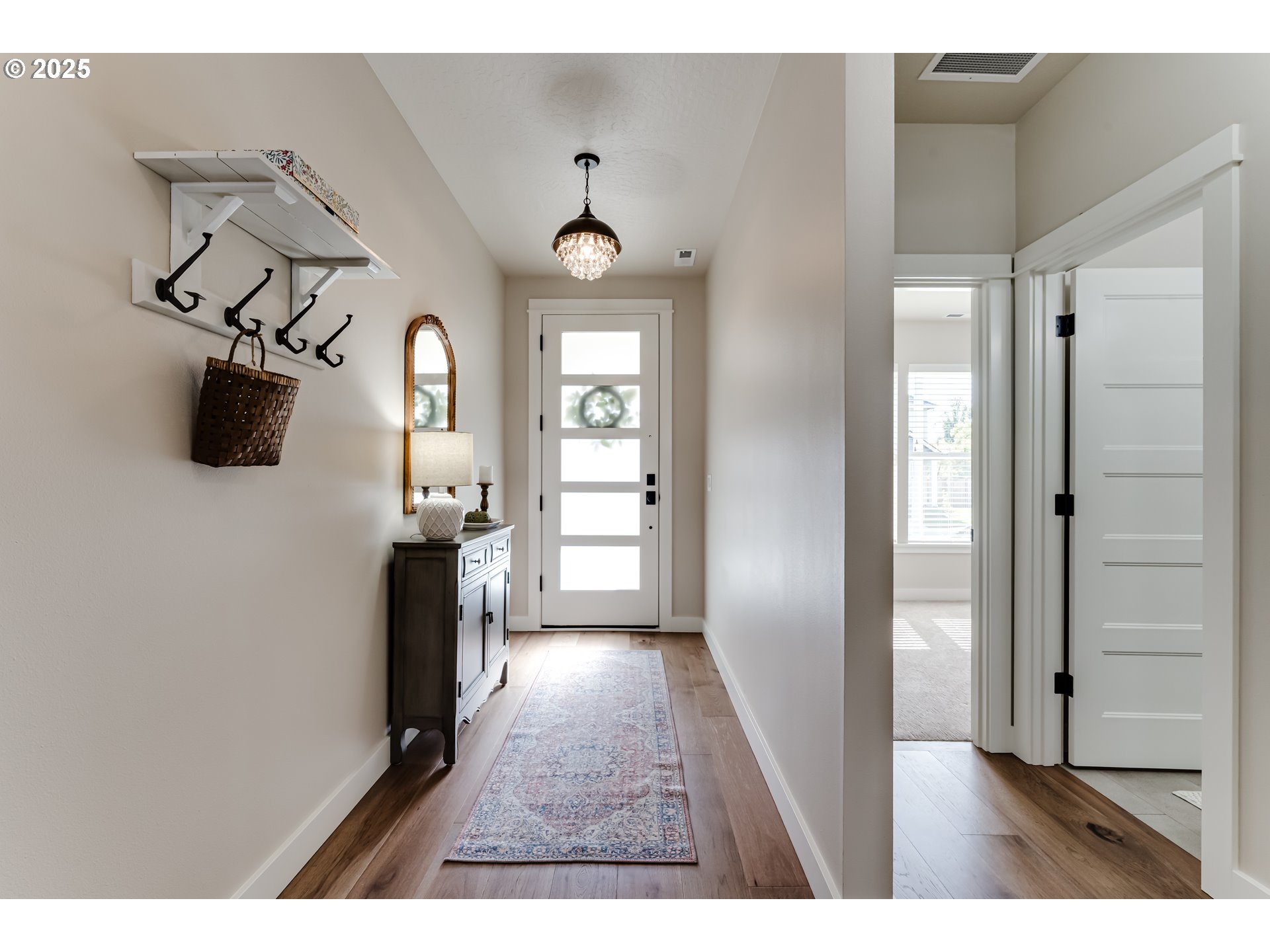 3266 Mountain Crk Lane Springfield, OR 97478 - Photo 3 of 42 a view interior of the house and wooden floor
