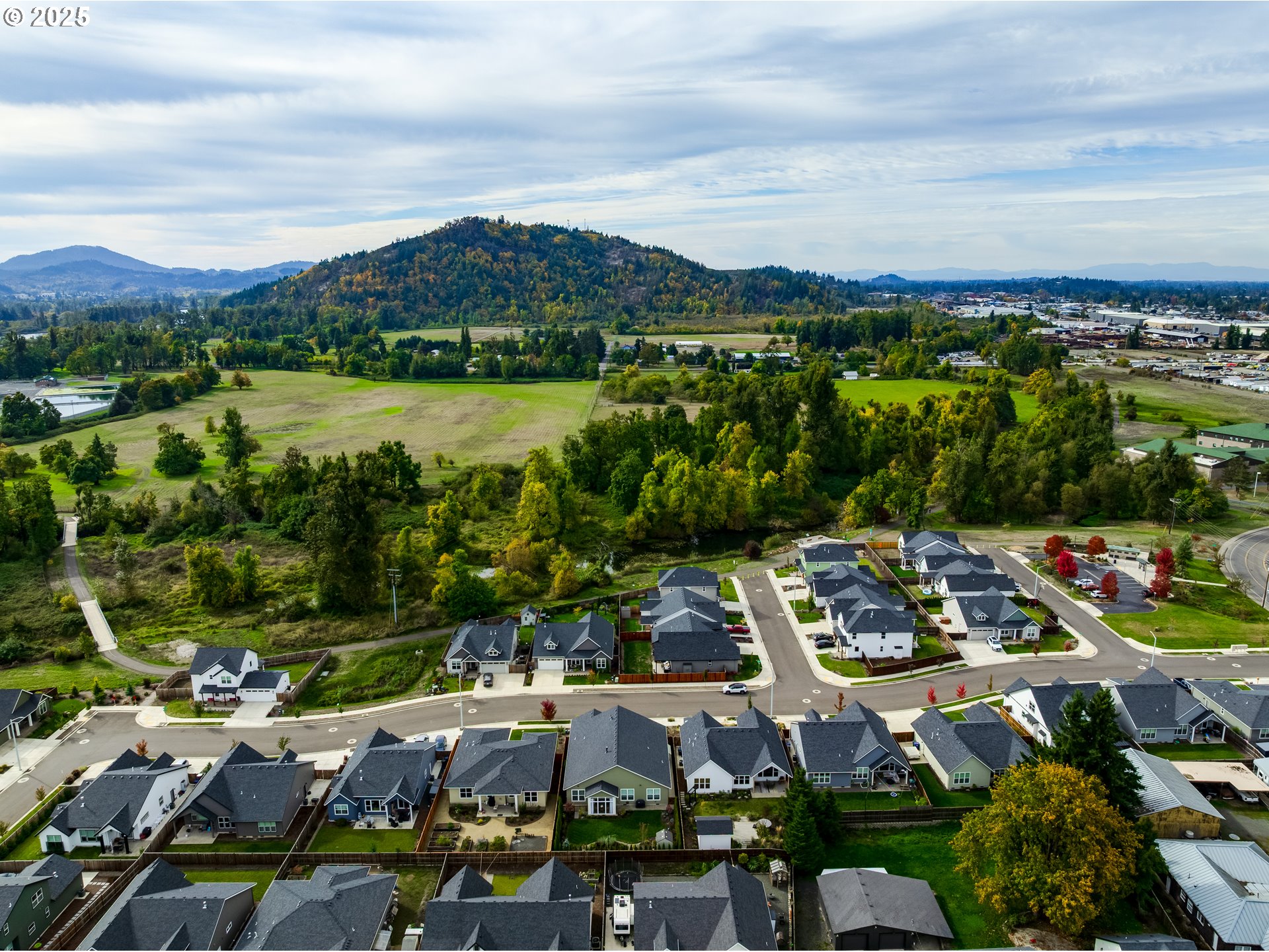 3266 Mountain Crk Lane Springfield, OR 97478 - Photo 32 of 42 a view of lake and houses with outdoor space