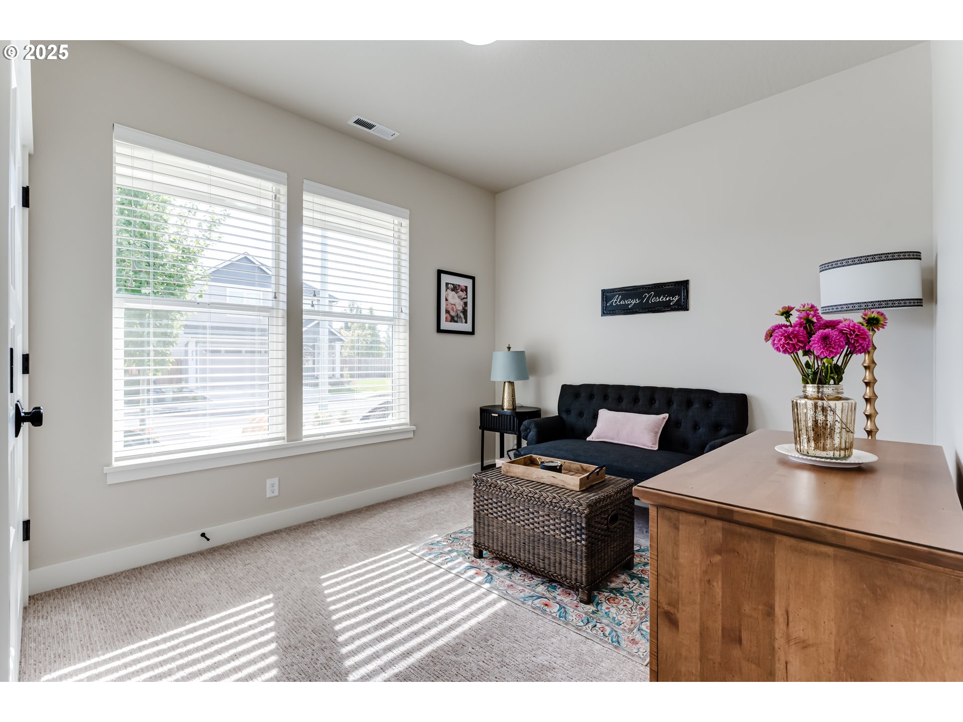 3266 Mountain Crk Lane Springfield, OR 97478 - Photo 34 of 42 a living room with furniture and a potted plant