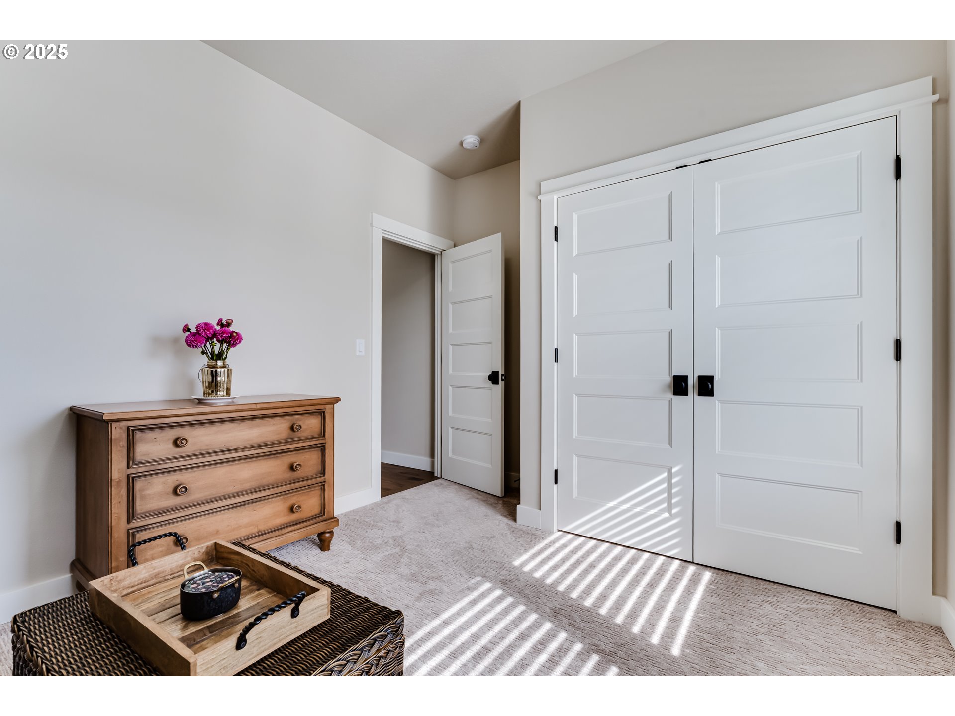 3266 Mountain Crk Lane Springfield, OR 97478 - Photo 37 of 42 a bedroom with a bed and a dresser