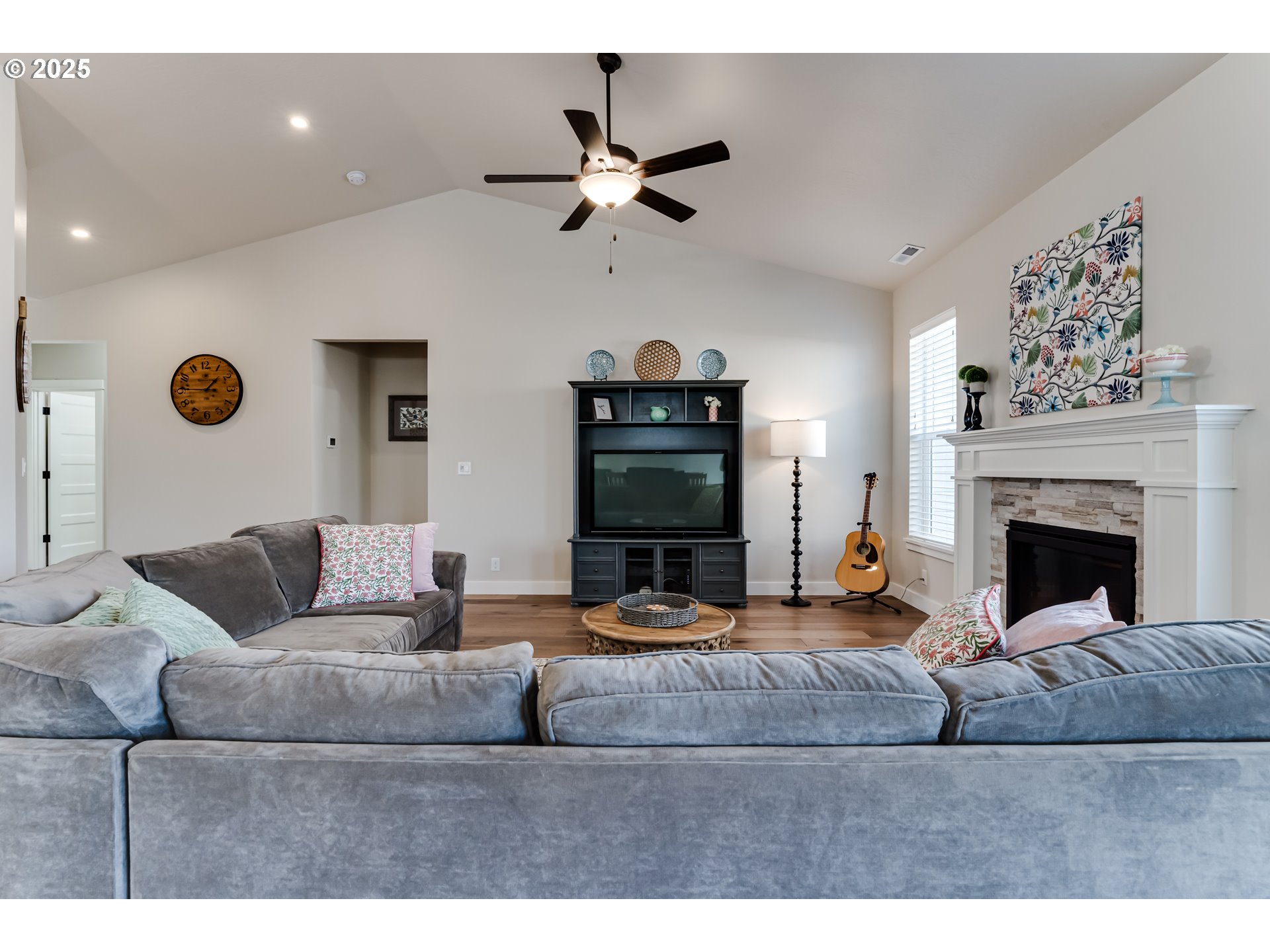 3266 Mountain Crk Lane Springfield, OR 97478 - Photo 9 of 42 a living room with furniture and a fireplace