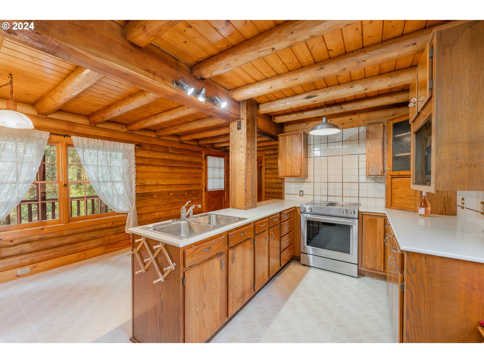 896 Troy Road Oakland, OR 97462 - Photo 11 of 48 Gallery Image 11