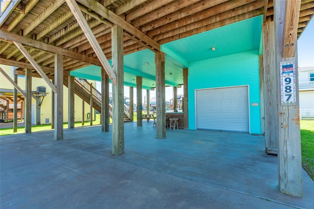 987 Surf Crystal Beach Crystal Beach, TX 77650 - Photo 31 of 45 a view of an interior of the house