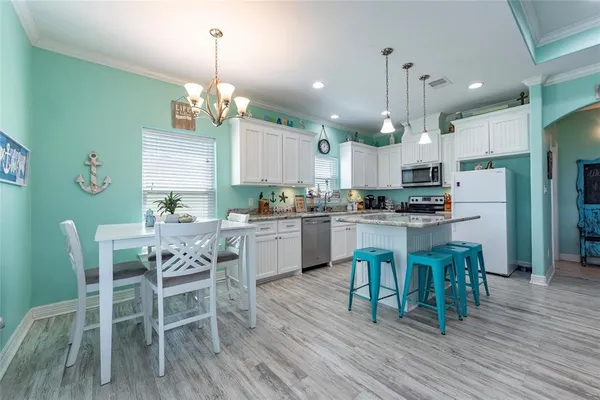 $3,000 | 987 Surf Crystal Beach, Crystal Beach, TX 77650