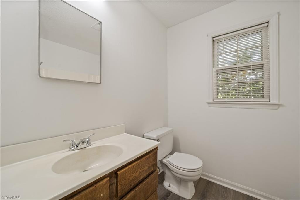 9241 Sahabi Road Kernersville, NC 27284 - Photo 17 of 25 Bathroom