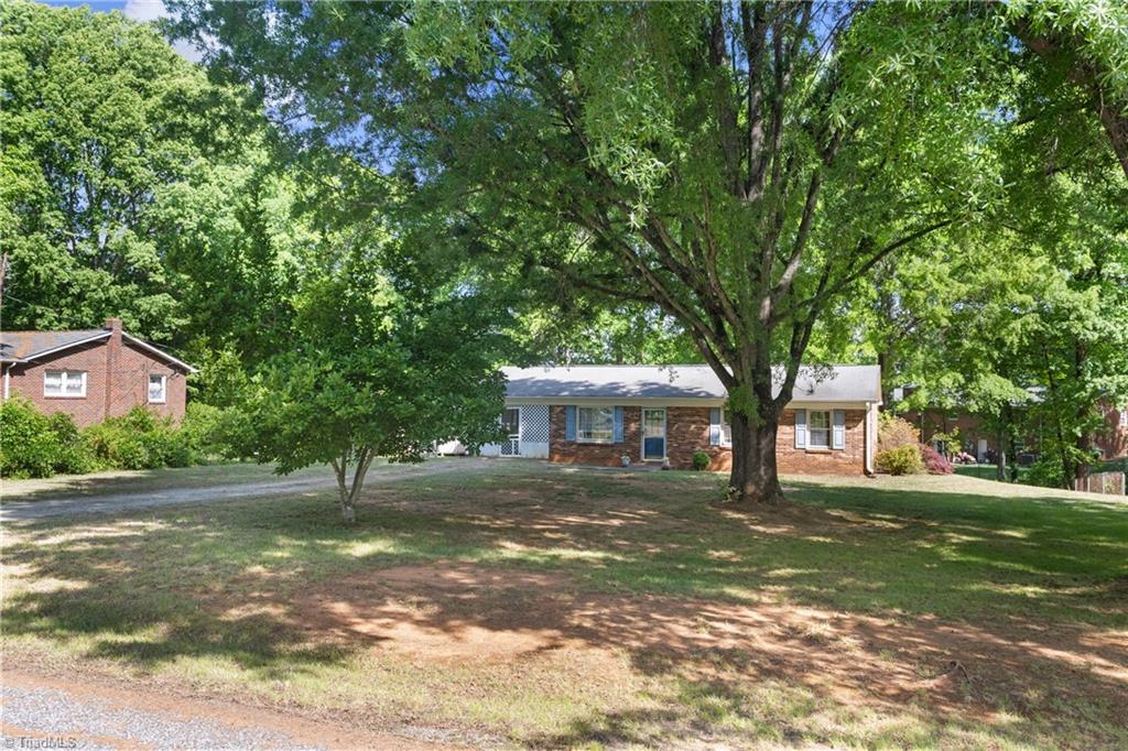9241 Sahabi Road Kernersville, NC 27284 - Photo 3 of 25