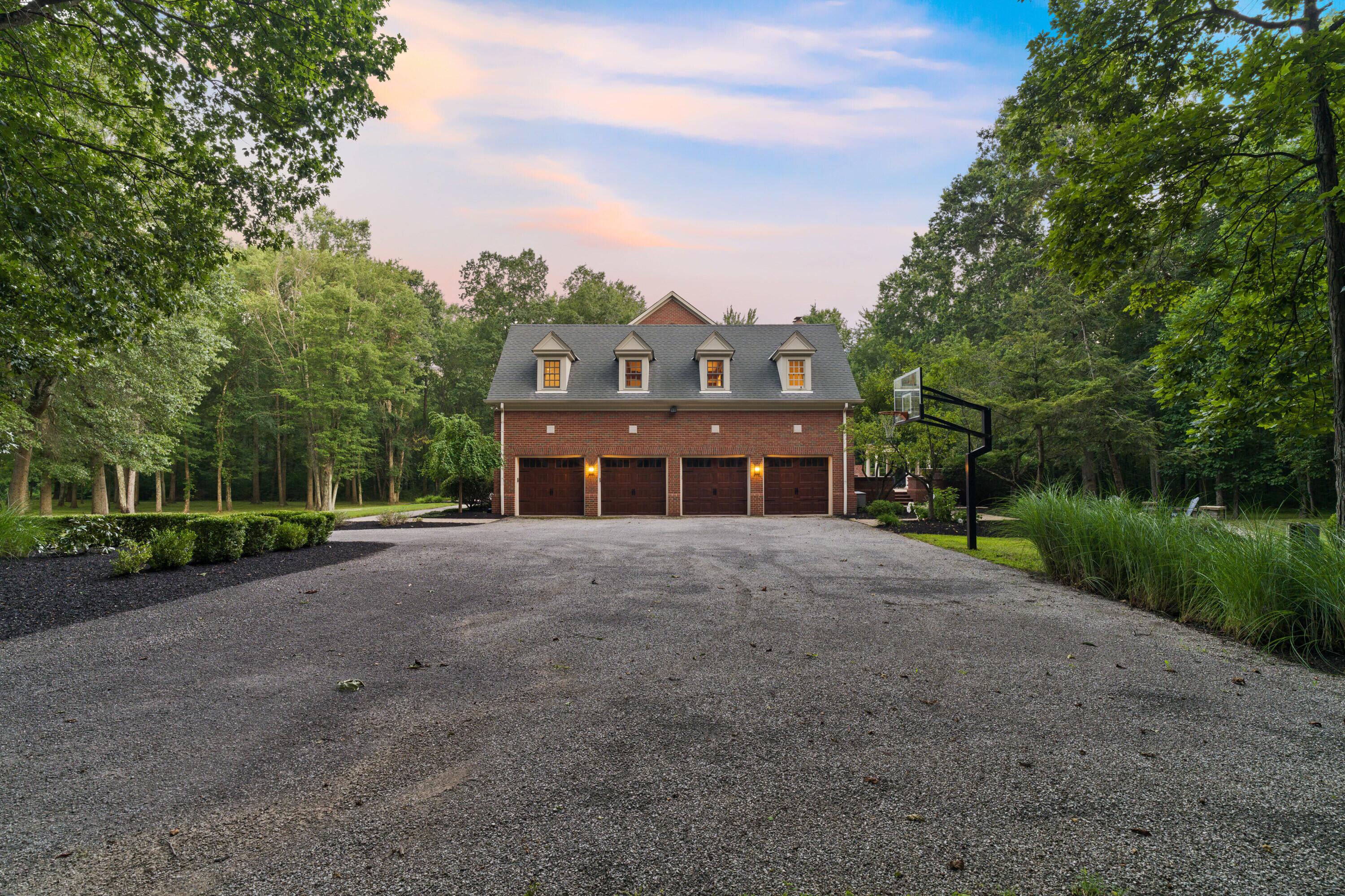 5455 Plantation Road Sunbury, OH 43074 - Photo 105 of 176 Driveway