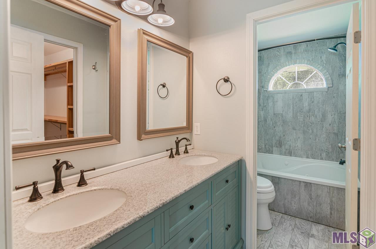 17130 Charlie Brown Road Prairieville, LA 70769 - Photo 17 of 29 Master Bath