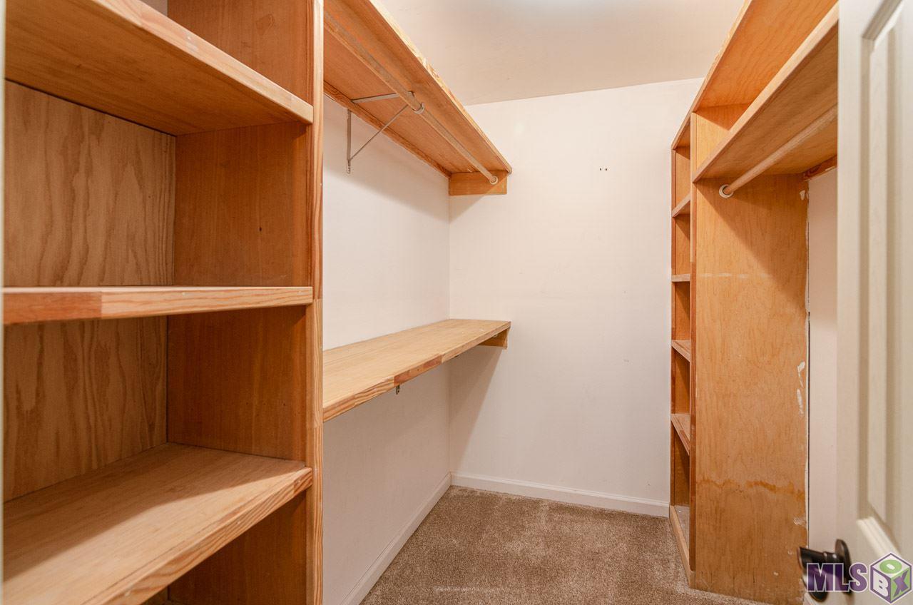 17130 Charlie Brown Road Prairieville, LA 70769 - Photo 18 of 29 Master Walk-in Closet