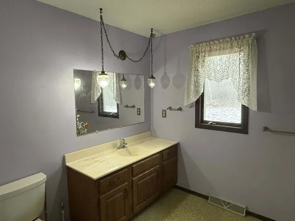 $774,000 | N8751 Highway 53, Holland, WI 54636