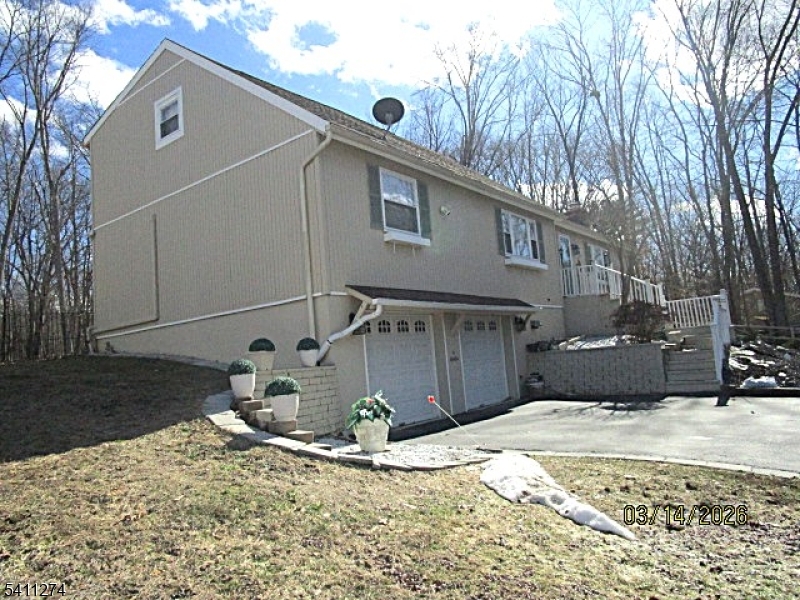 306 Wagon Wheel Road Montague, NJ 07827 - Photo 3 of 40