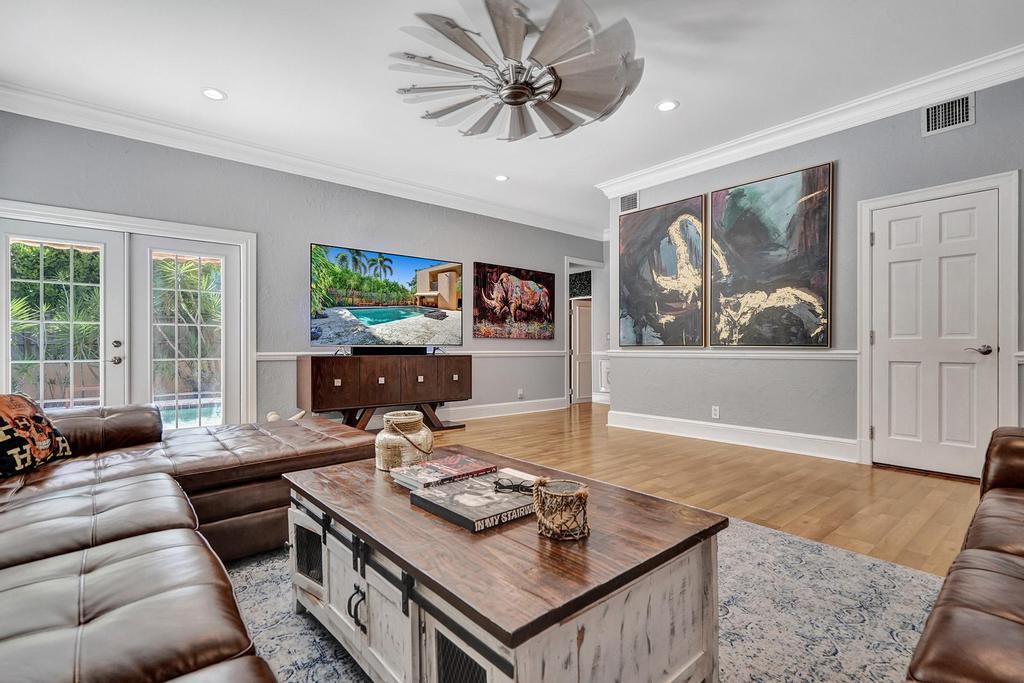 820 Hibiscus Street Boca Raton, FL 33486 - Photo 12 of 40 Family Room