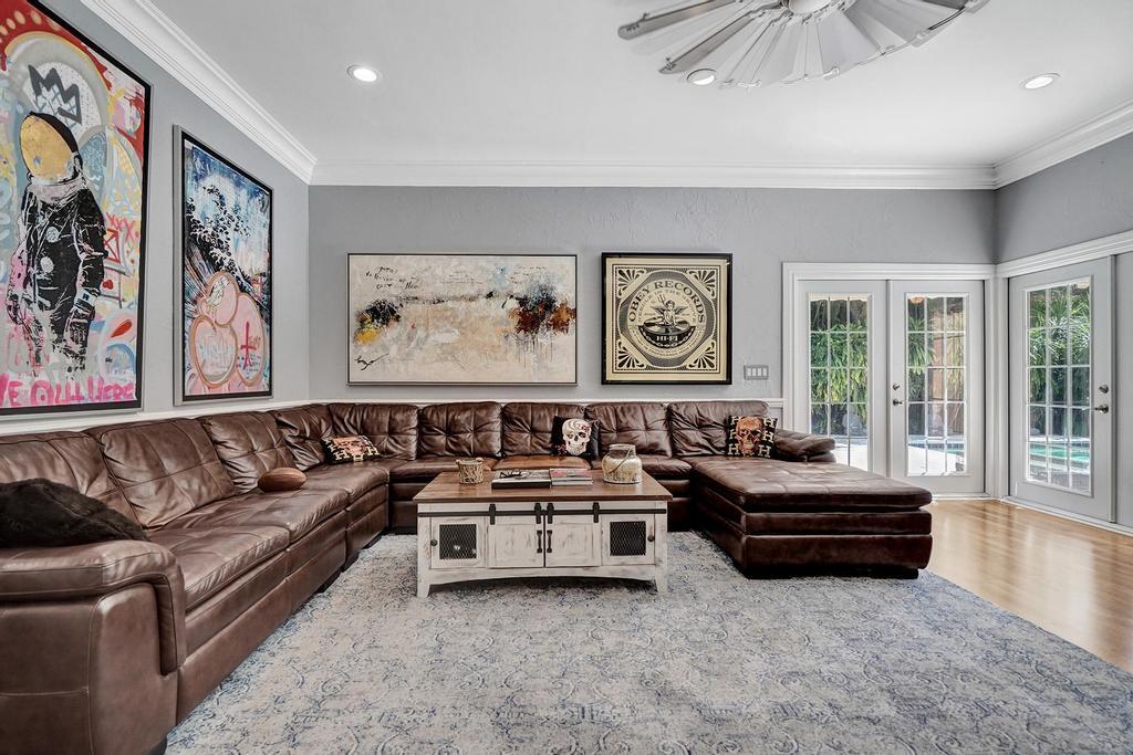 820 Hibiscus Street Boca Raton, FL 33486 - Photo 13 of 40 Family Room