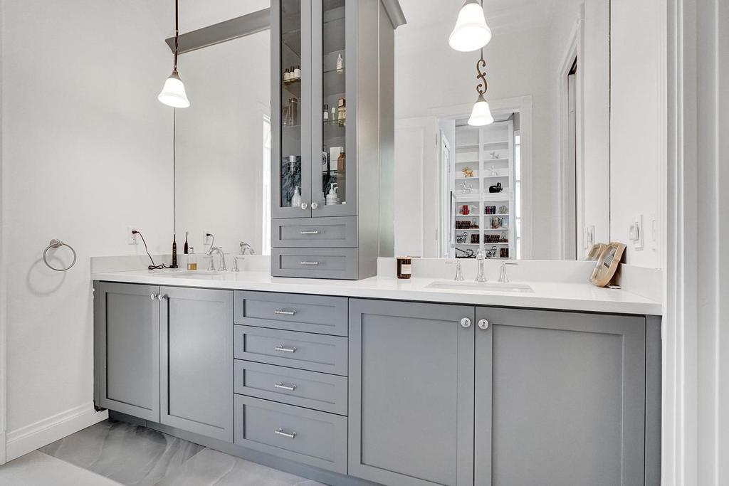 820 Hibiscus Street Boca Raton, FL 33486 - Photo 21 of 40 Custom Vanity