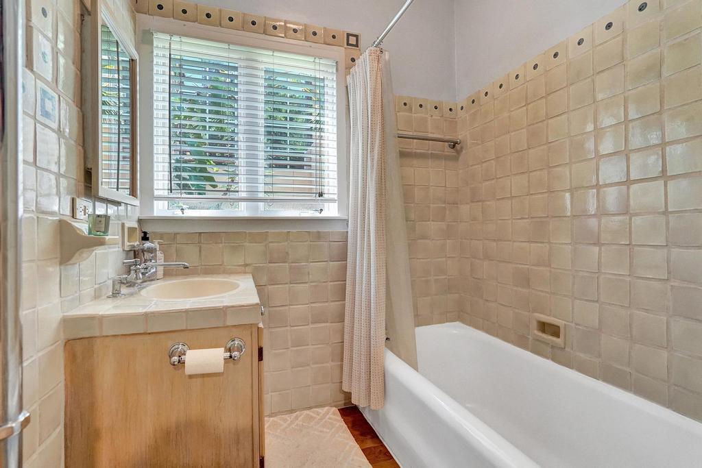 820 Hibiscus Street Boca Raton, FL 33486 - Photo 25 of 40 Bath