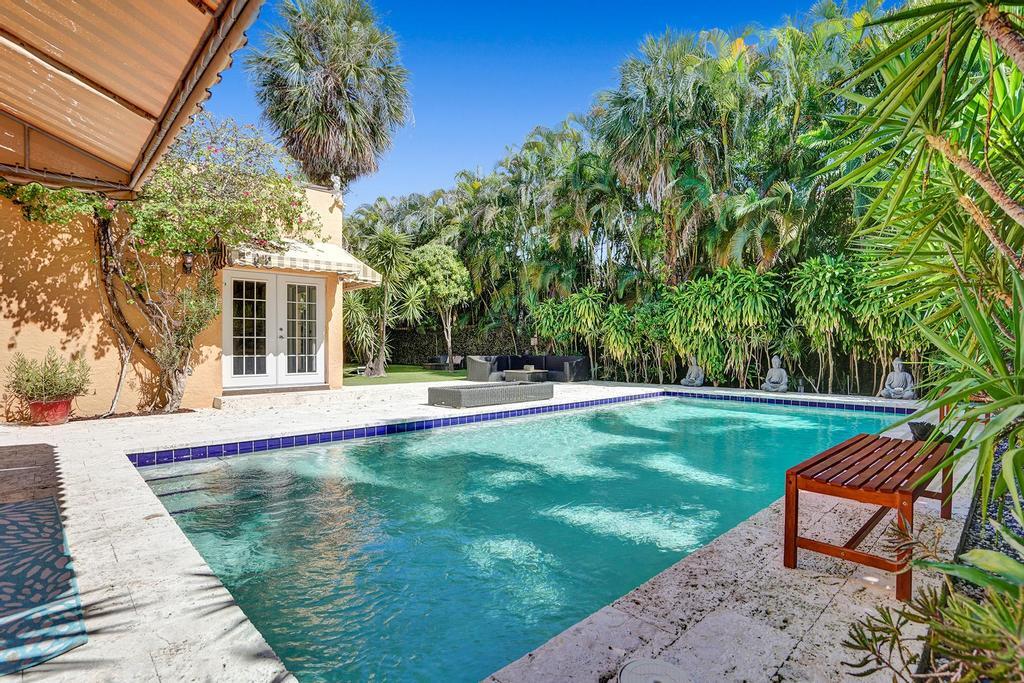 820 Hibiscus Street Boca Raton, FL 33486 - Photo 30 of 40 Oversized Pool