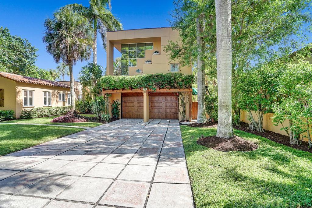 820 Hibiscus Street Boca Raton, FL 33486 - Photo 38 of 40 Expansive Driveway