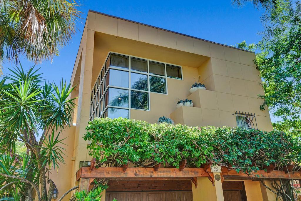 820 Hibiscus Street Boca Raton, FL 33486 - Photo 39 of 40 Details Details