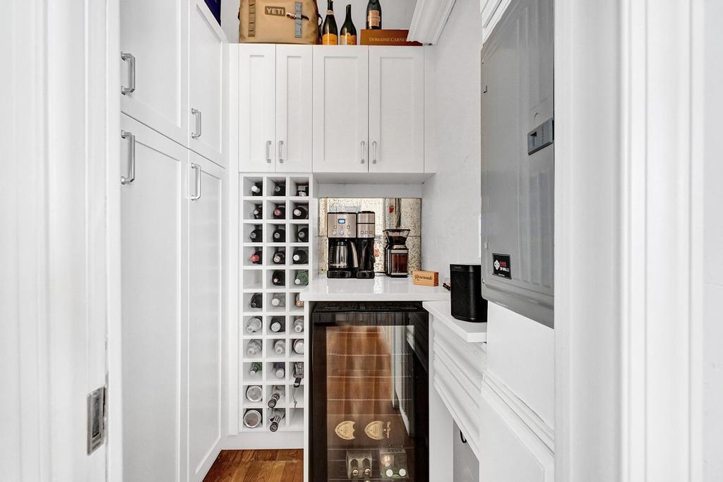 820 Hibiscus Street Boca Raton, FL 33486 - Photo 8 of 40 Walk In Pantry