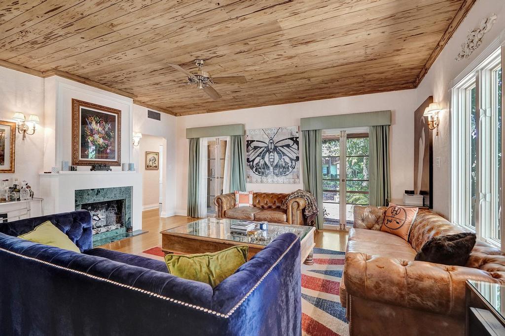 820 Hibiscus Street Boca Raton, FL 33486 - Photo 9 of 40 Living Room