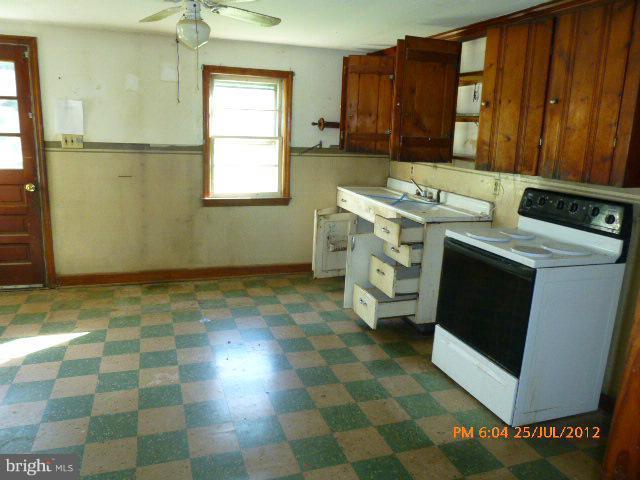 2612 Braddock Road Mount Airy, MD 21771 - Photo 3 of 8 Kitchen