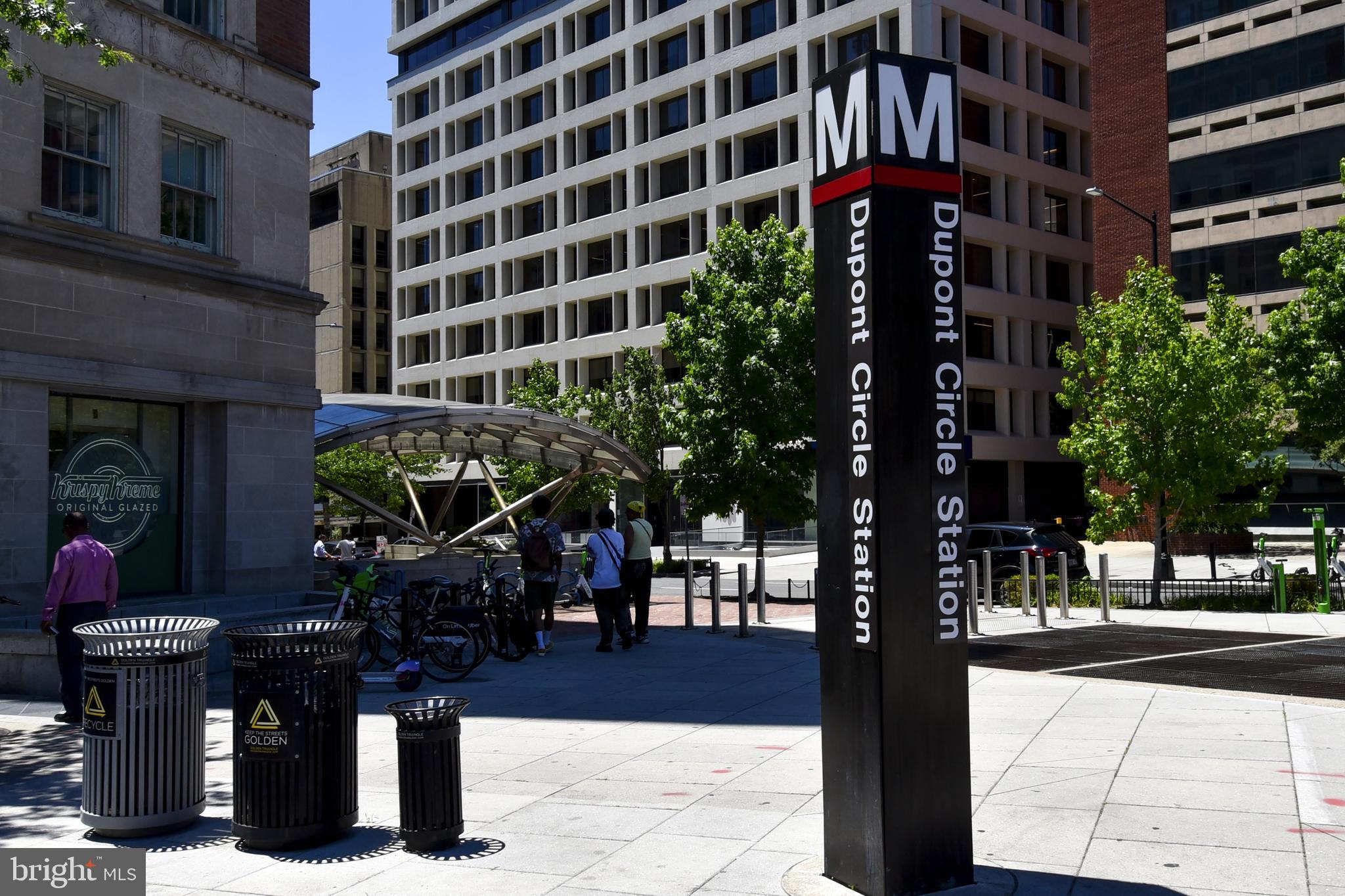 1731 Willard Street Northwest, Unit 105 Washington, DC 20009 - Photo 40 of 52 a front view of a building with street view