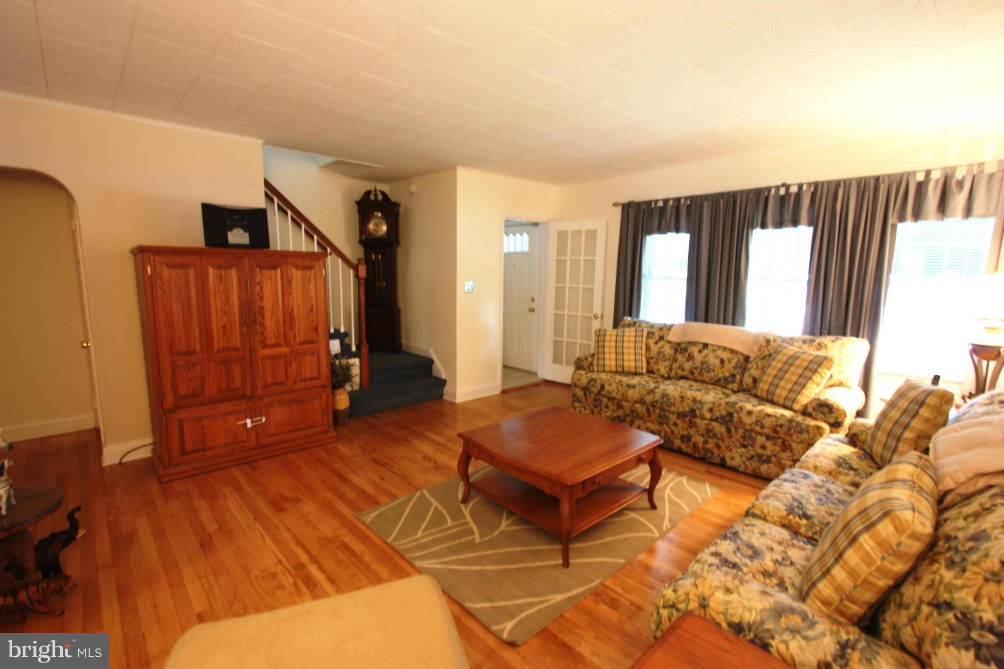 1709 Glen Ridge Road Parkville, MD 21286 - Photo 11 of 30 GLEAMING WOOD FLOORS THROUGHOUT