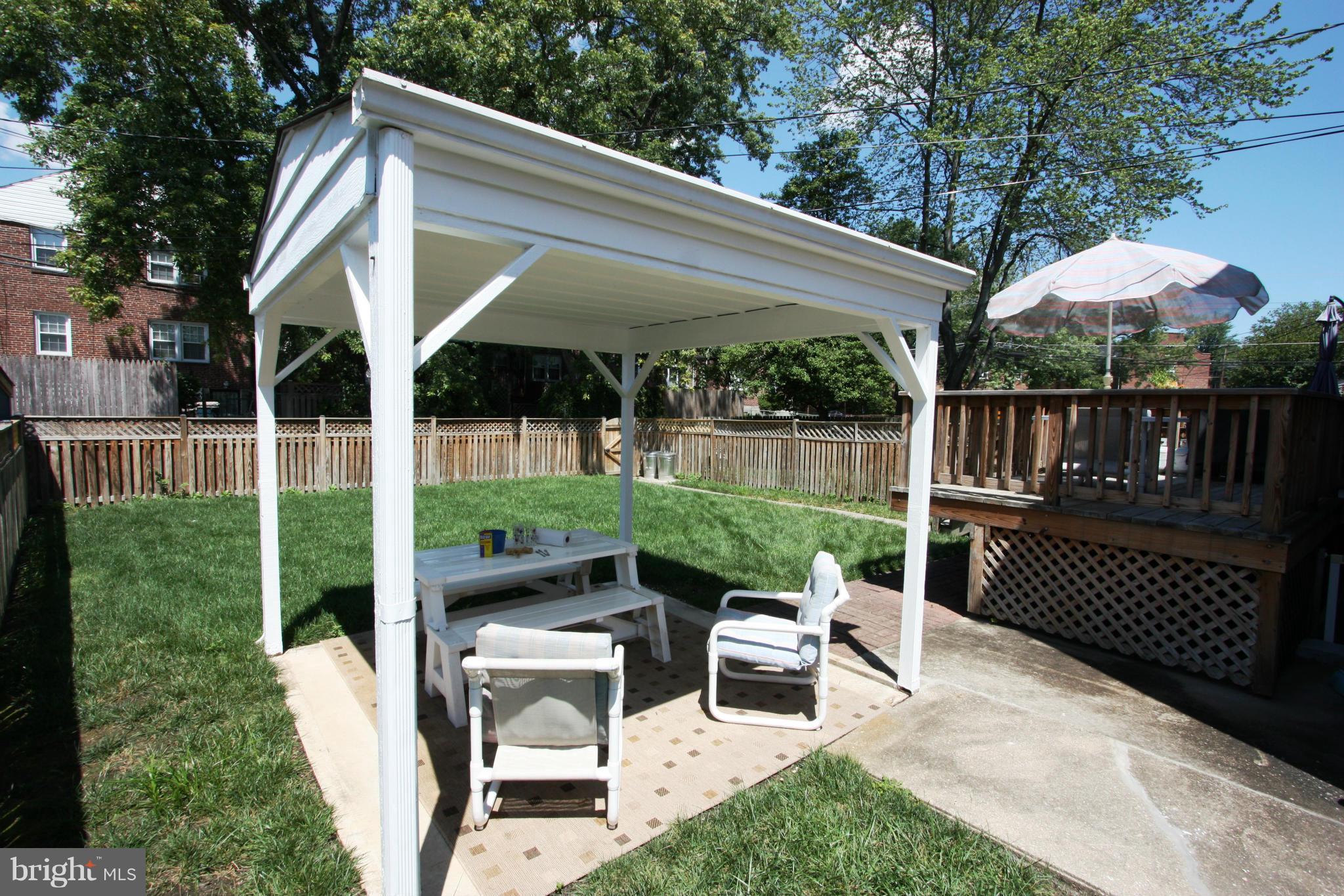 1709 Glen Ridge Road Parkville, MD 21286 - Photo 28 of 30 EAT STEAMED CRABS IN STYLE IN YOUR OWN YARD