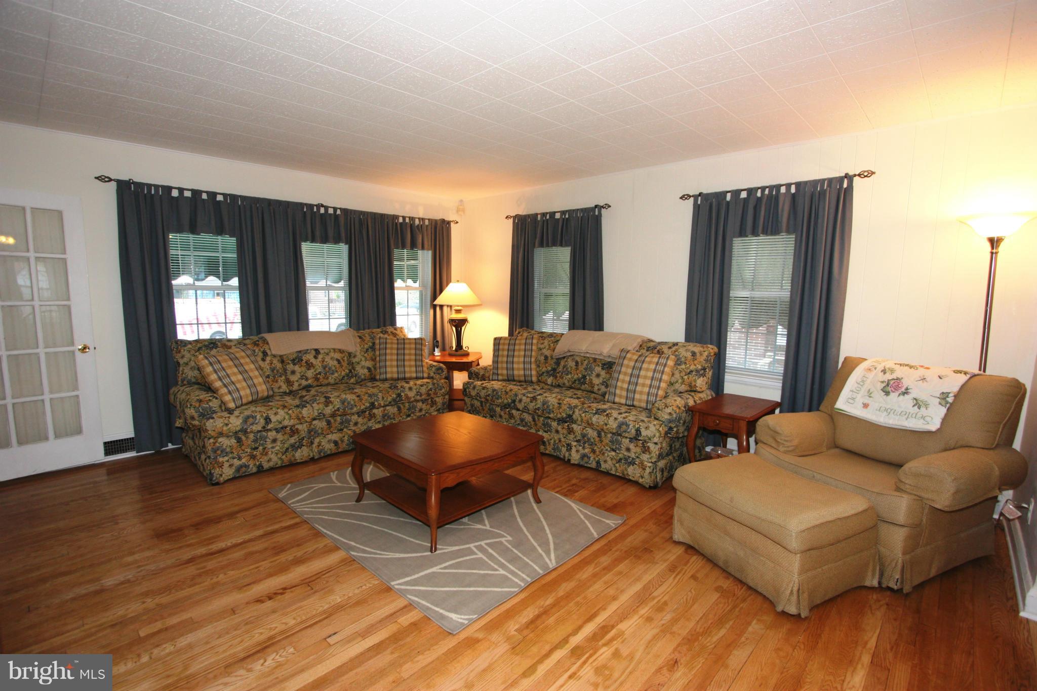 1709 Glen Ridge Road Parkville, MD 21286 - Photo 10 of 30 UPDATED WINDOWS IN THE LIVING ROOM