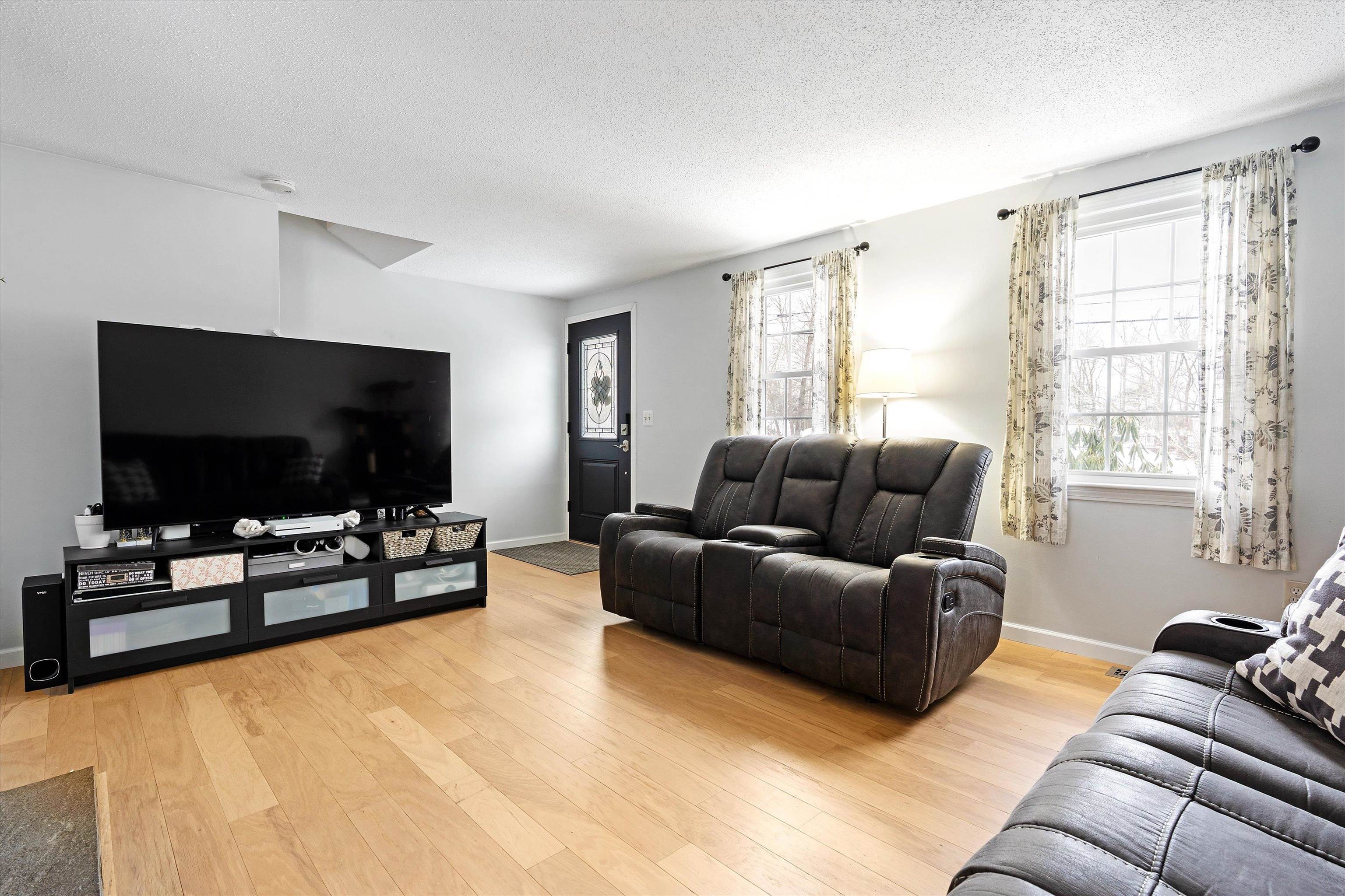 38 Juniper Road, Unit L Derry, NH 03038 - Photo 2 of 37