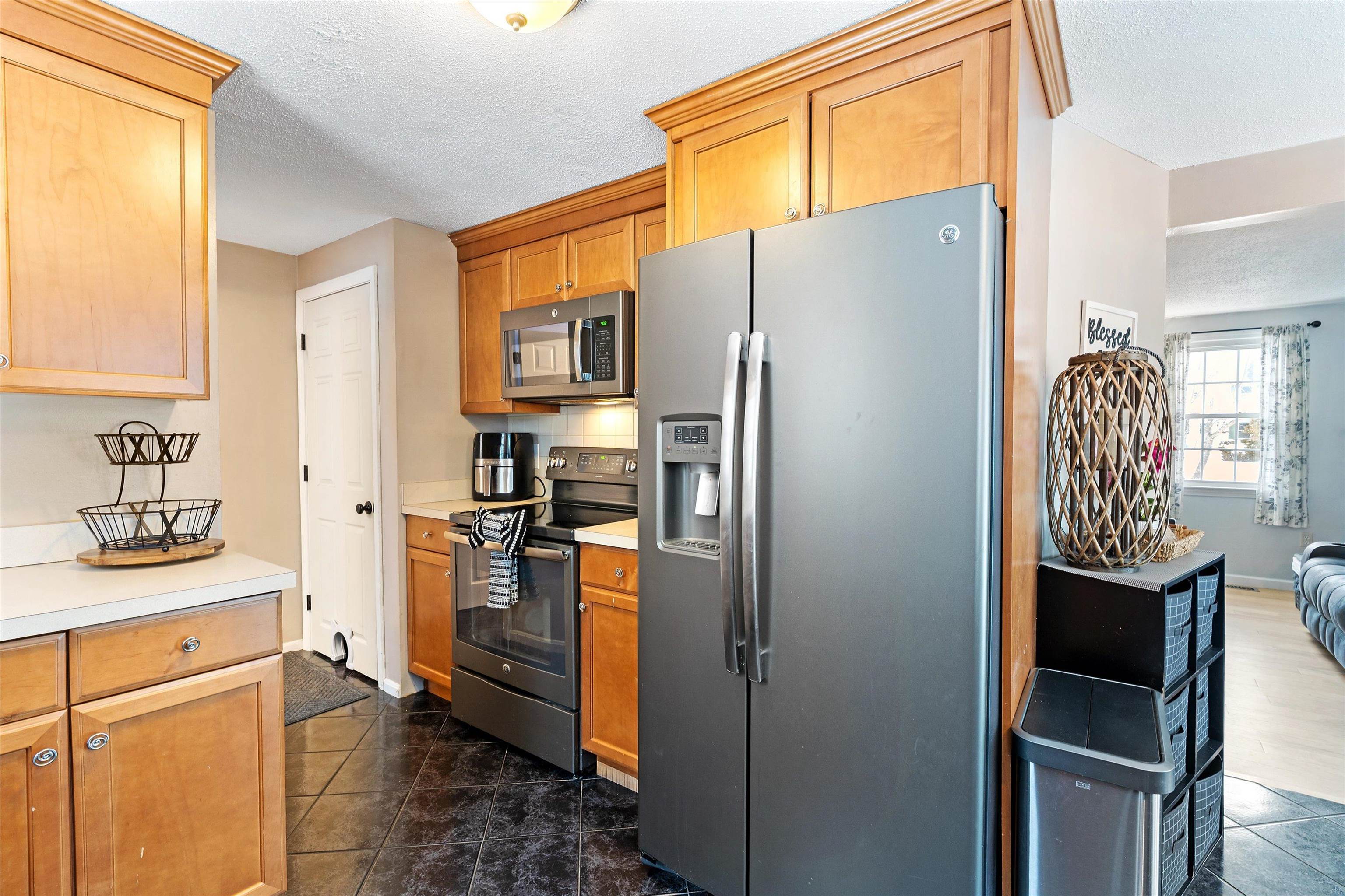 38 Juniper Road, Unit L Derry, NH 03038 - Photo 6 of 37