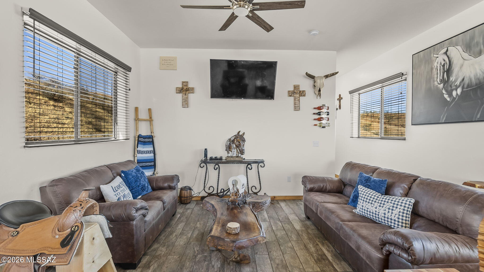 135 Calle Julia Ann Rio Rico, AZ 85648 - Photo 11 of 47 135 calle julia ann living room -2